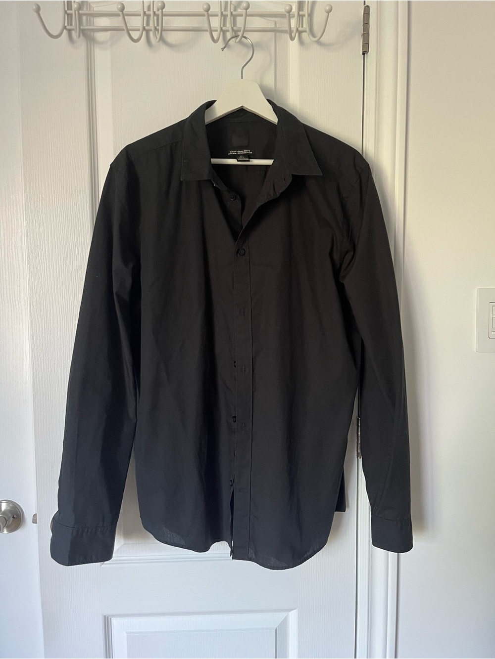 H&M Men’s Black Long-Sleeve Dress Shirt
